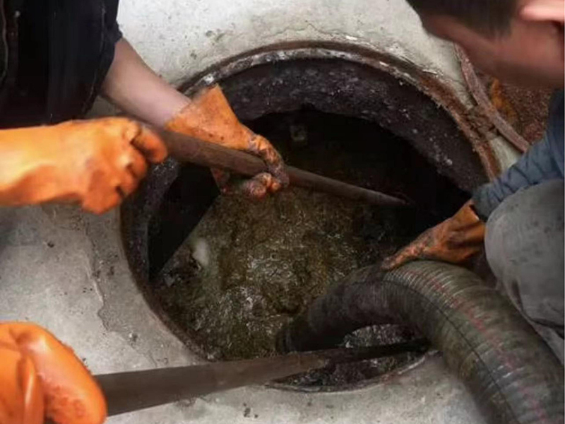 邗江清理化粪池时如何避免沼气的危害?